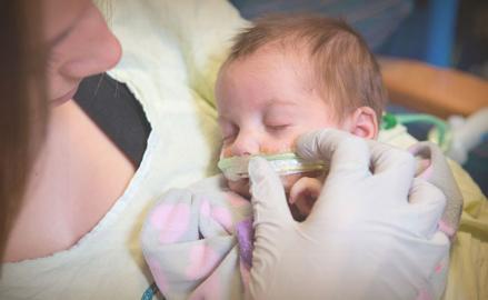 Medicamentos y calor para el bebé prematuro